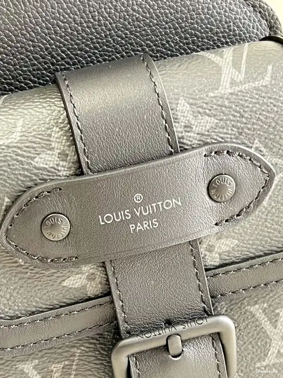 VUITTON SLINGBAG SAUMUR LOUIS 0630